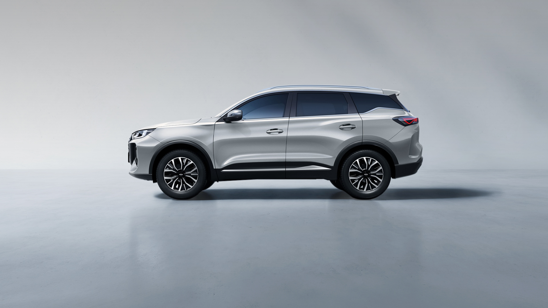 CHERY TIGGO 7 HEV – samoładujący SUV hybrydowy